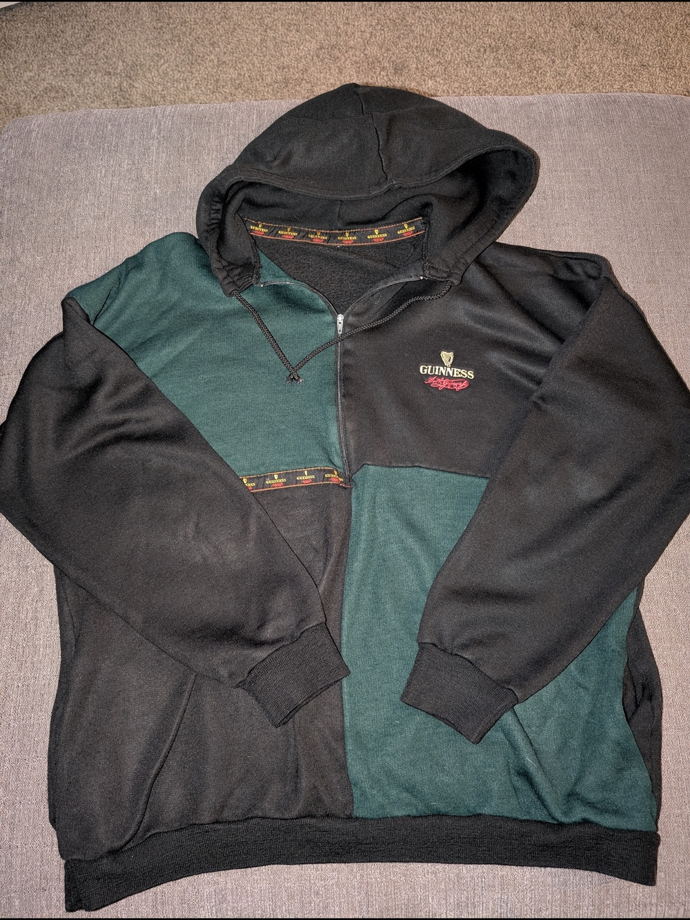 Guinness Men’s Black & Dark Green Colorblock Hoodie Sweater Half Zipper